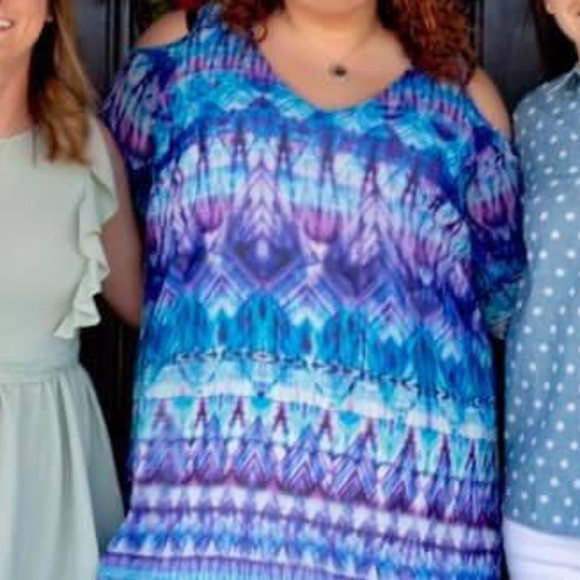 🦆Fashion to Figure cold shoulder dress - Picture 1 of 4